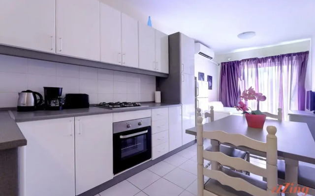 Seaside 2 Bedroom Apartment With Side Sea Views
