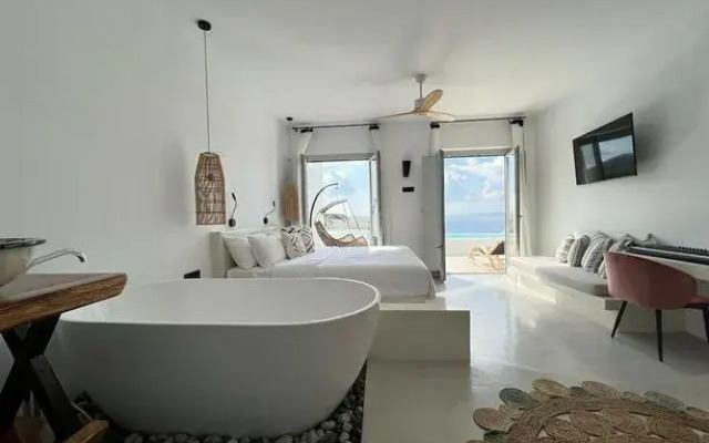 Villa Oggi With Jacuzzi and Pool