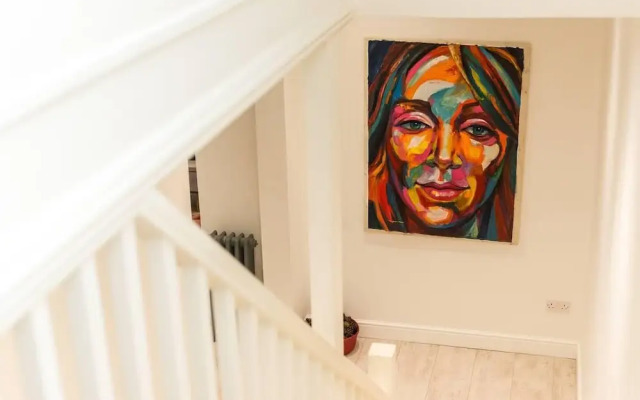 Spectacular 4BR Townhouse in Georgian Quarter, free parking