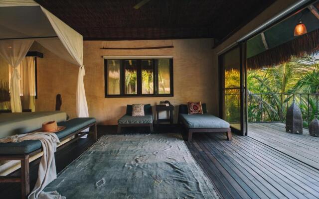 Radhoo Tulum