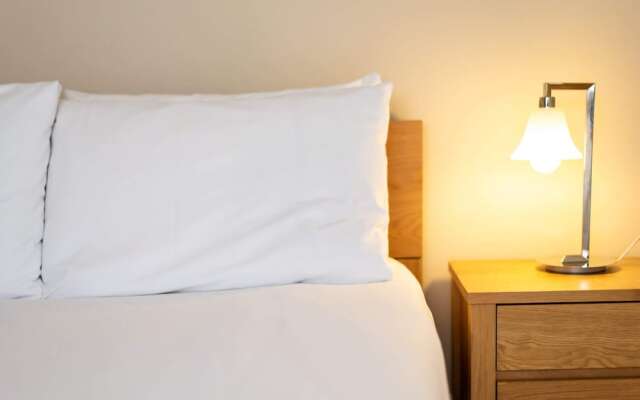 Luxury 2BR Flat in Knightsbridge W/patio, 4 Guests