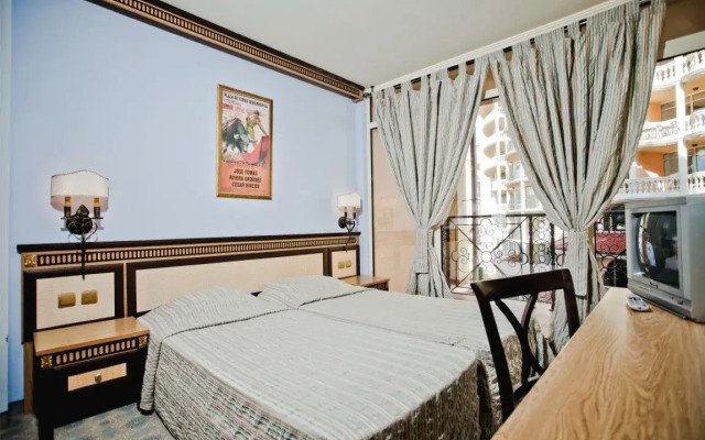 Atrium Hotel