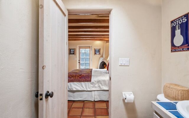 Casa Siempre Mayo - Railyard Gem, Walk to Plaza