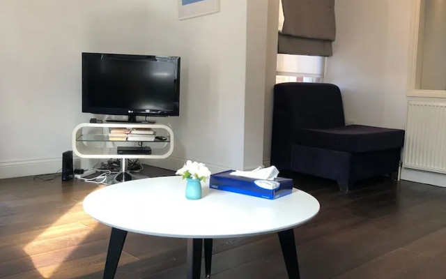 Hans road Apartment