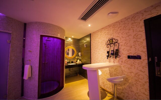 Brightman Theme Hotel