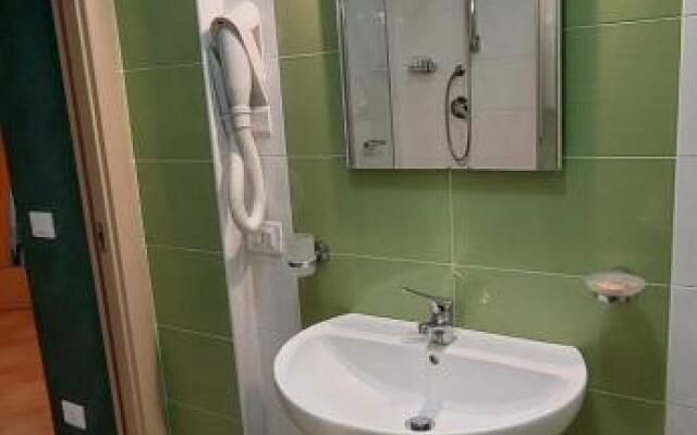 B&B Acropolis