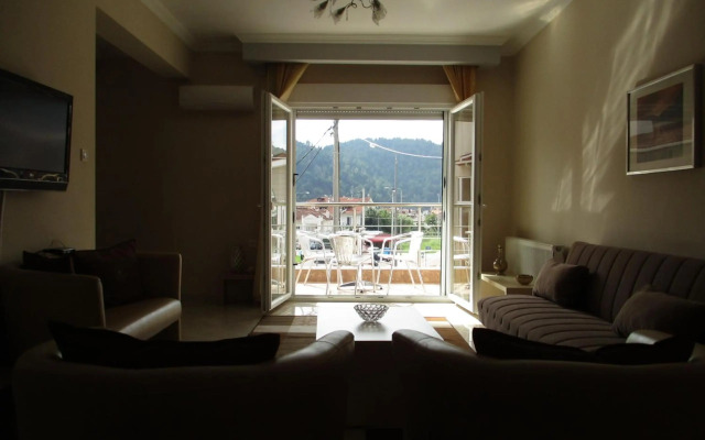 Kyknos De Luxe Suites & Rooms