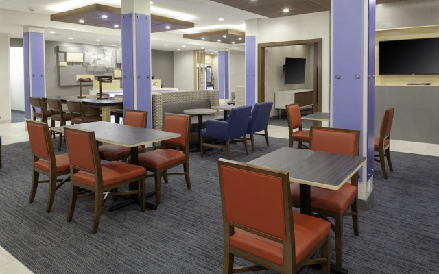 Holiday Inn Express & Suites Phoenix East Gilbert an IHG Hotel