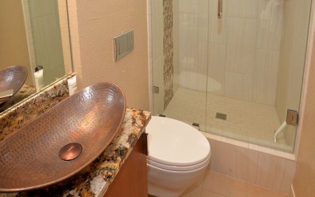 Lionshead Arcade #306 - 7 Br Condo