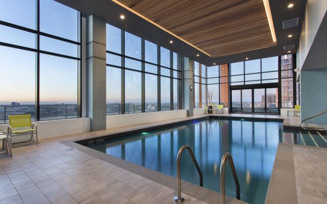 Holiday Inn Hotel & Suites Montreal Centre-ville Ouest by IHG