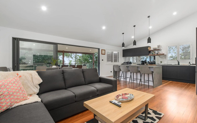 24 Hibiscus Crescent