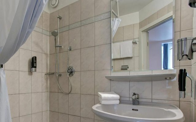 Centro Hotel Arde Koln, Trademark Collection by Wyndham