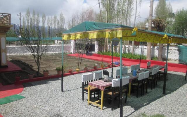 New Moon Guest House