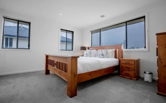 Superb Luxe 5BR House@point Cook Near Lake – Guest Rooms – Melbourne