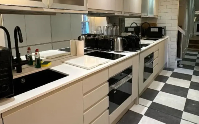 The Kensington Designer s Retreat - Modern 1bdr Flat