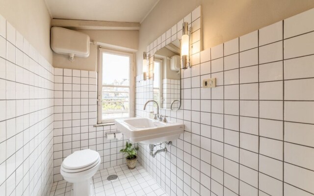 Unique Stylish Flat up to 6 Guests Near Vatican