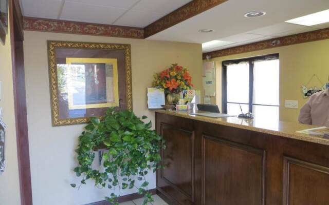 Knights Inn - Newport, TN