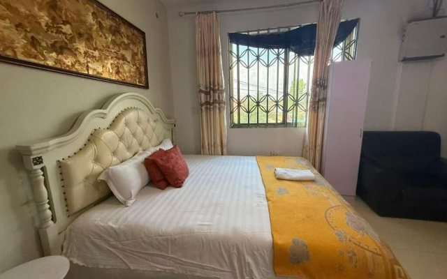 Huayun Primier Hotel