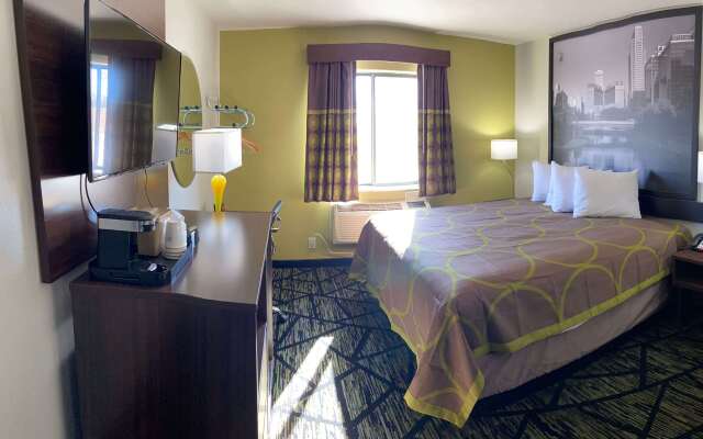 Super 8 by Wyndham York NE