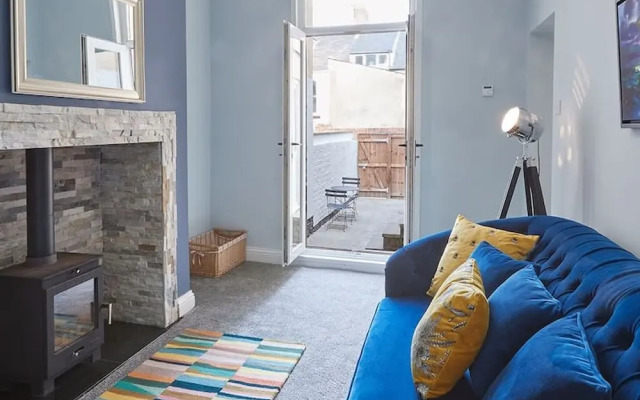 Host Stay Riftswood Ruby