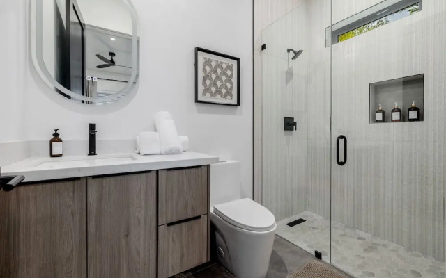 The Carlisle Experience 4 Showers Heated Pool