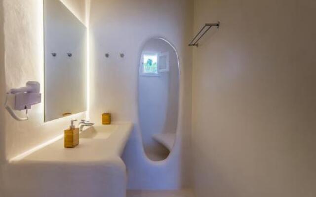 Plaka Suites
