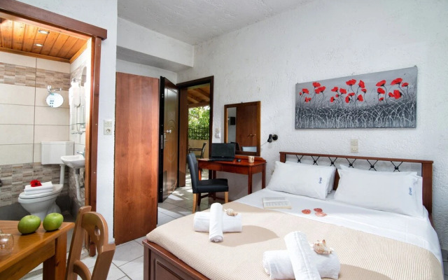 Charming Studio Near the Beach