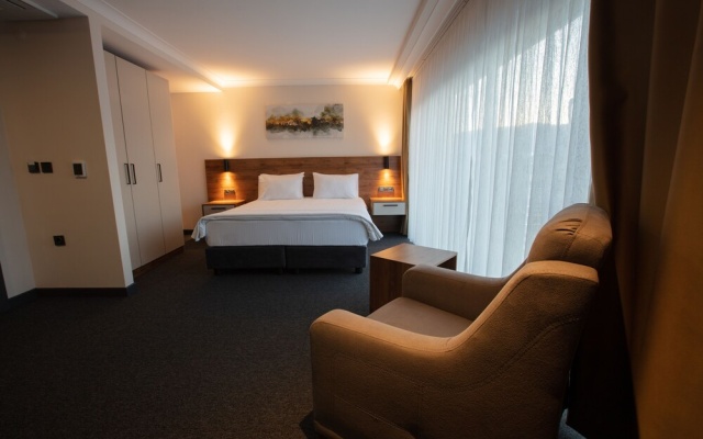 Valent Otel Business