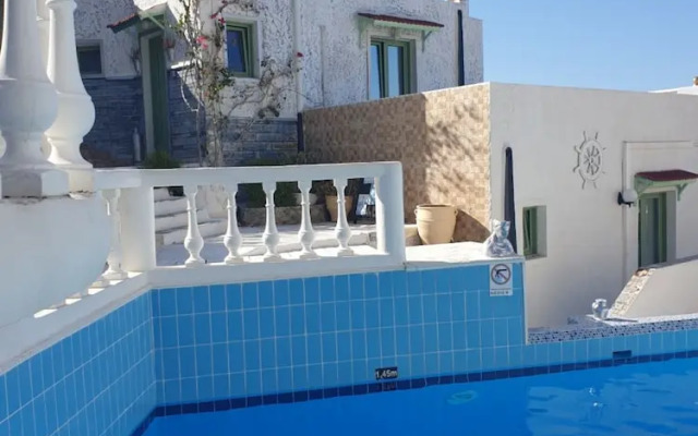 Room in Apartment - One Private Studio With Stunning Full sea View, Shared Pool and Ac