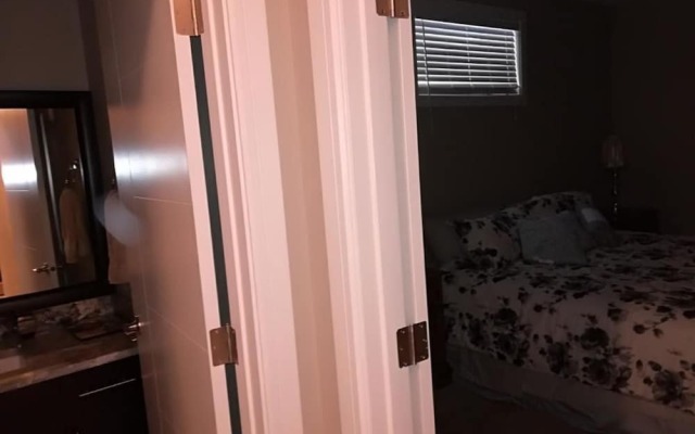 McConachie Luxury Inn