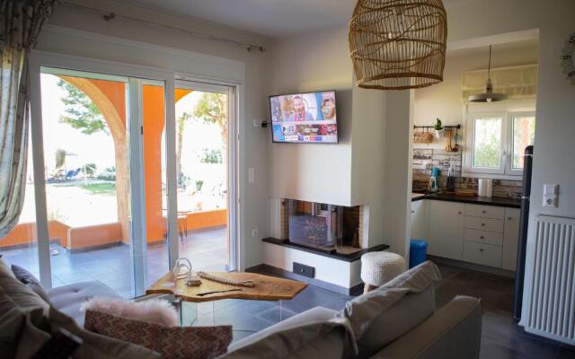 Pampas Seafront villa, 6 bedrooms, North Evvoia