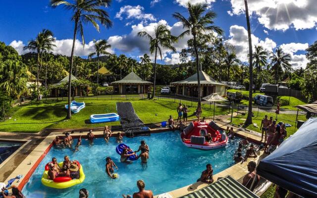 Nomads Airlie Beach