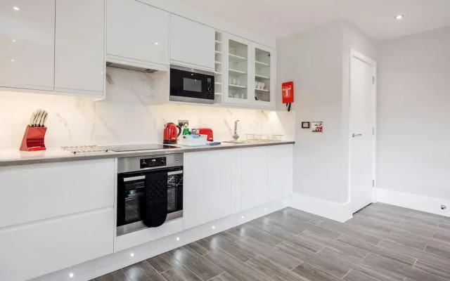 Roomspace Apartments -The Legacy