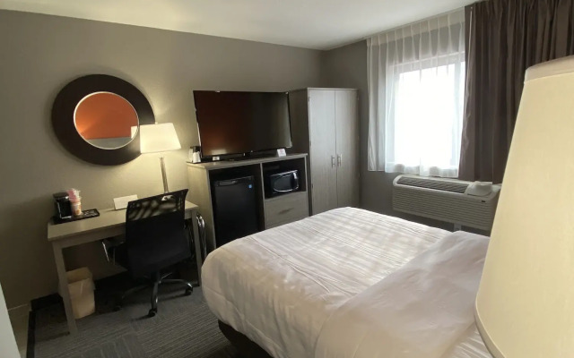 Quality Inn & Suites Hammond Near I-8090