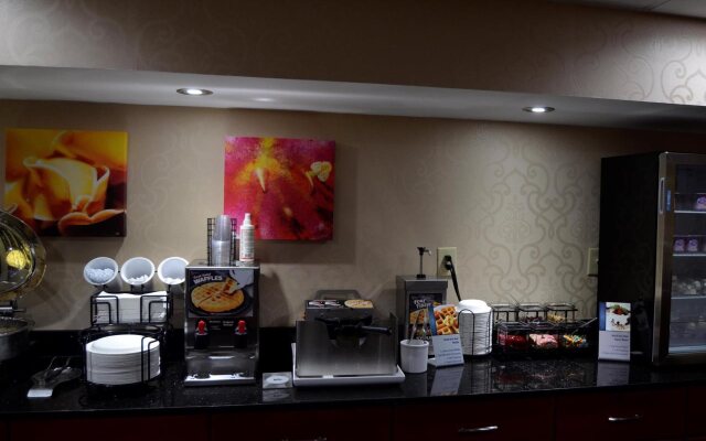 Отель Spark by Hilton Kimball