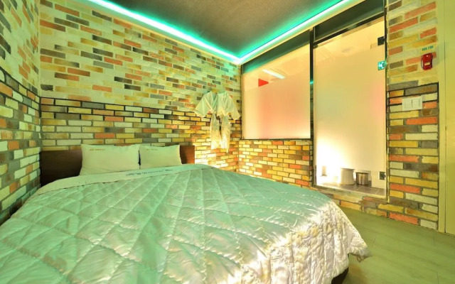 SS Motel