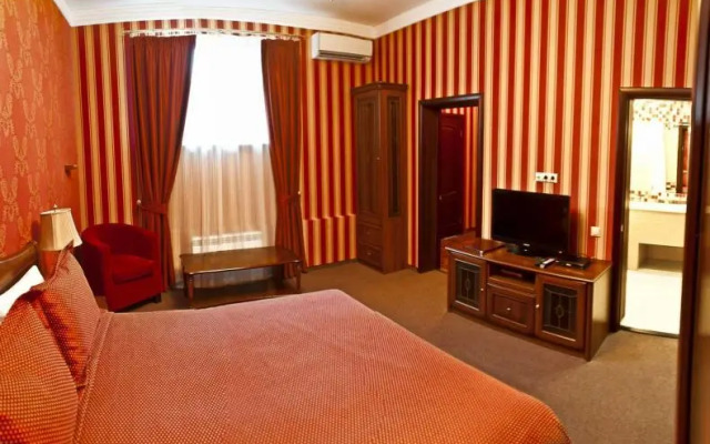 Dynastya Hotel
