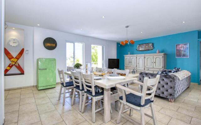 Galant Appartement en bord de mer avec terrasse