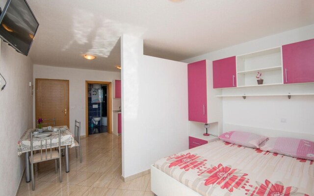 Nice Apartment in Krvavica With Wifi
