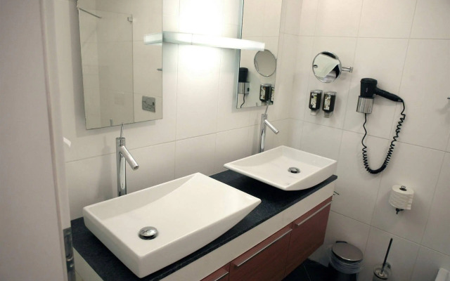 La Scala Apartments