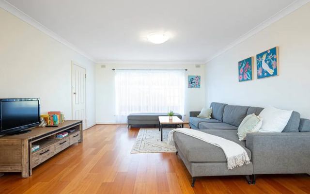 Cityscape Charm in Wattle Park