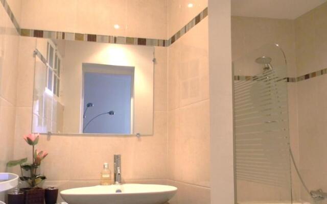 Happyfew - Le Central