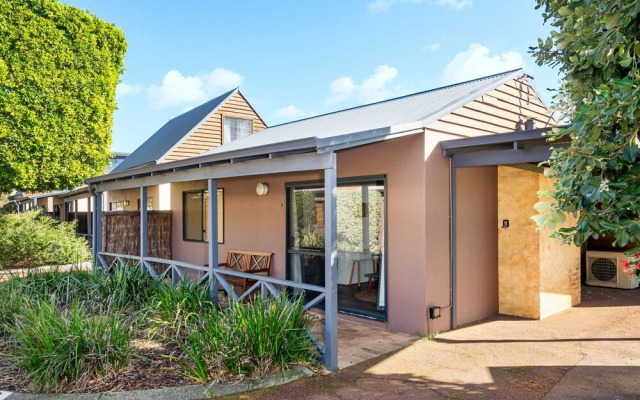Cottage 8