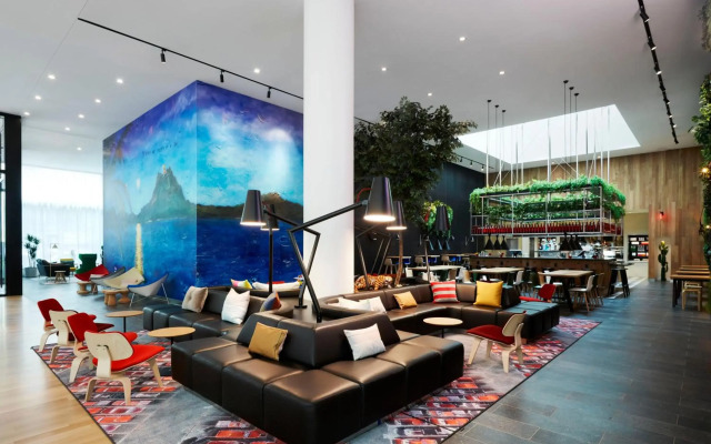 citizenM Los Angeles Downtown