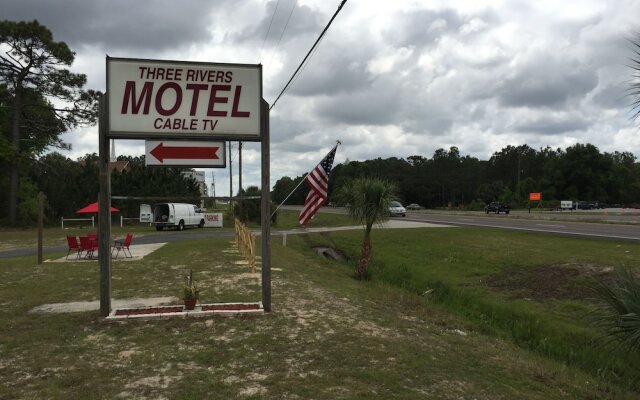 Three Rivers Motel