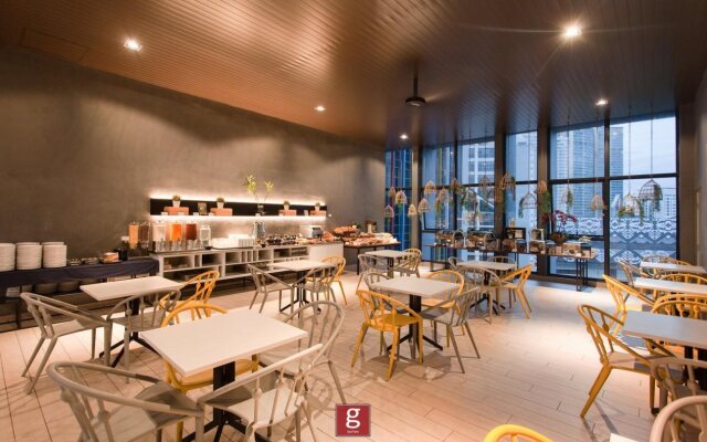 Expressionz Klcc by Mana Mana