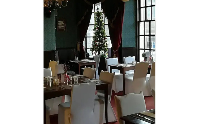 Ferrybridge Hotel