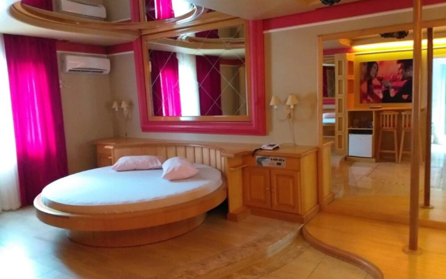 Motel Avenida - Adult Only
