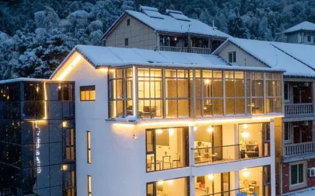 Sitting Forget·Shanyun Homestay (Anji Canglong Baipu Branch)