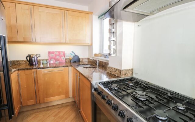 Penthouse 18, West End Point